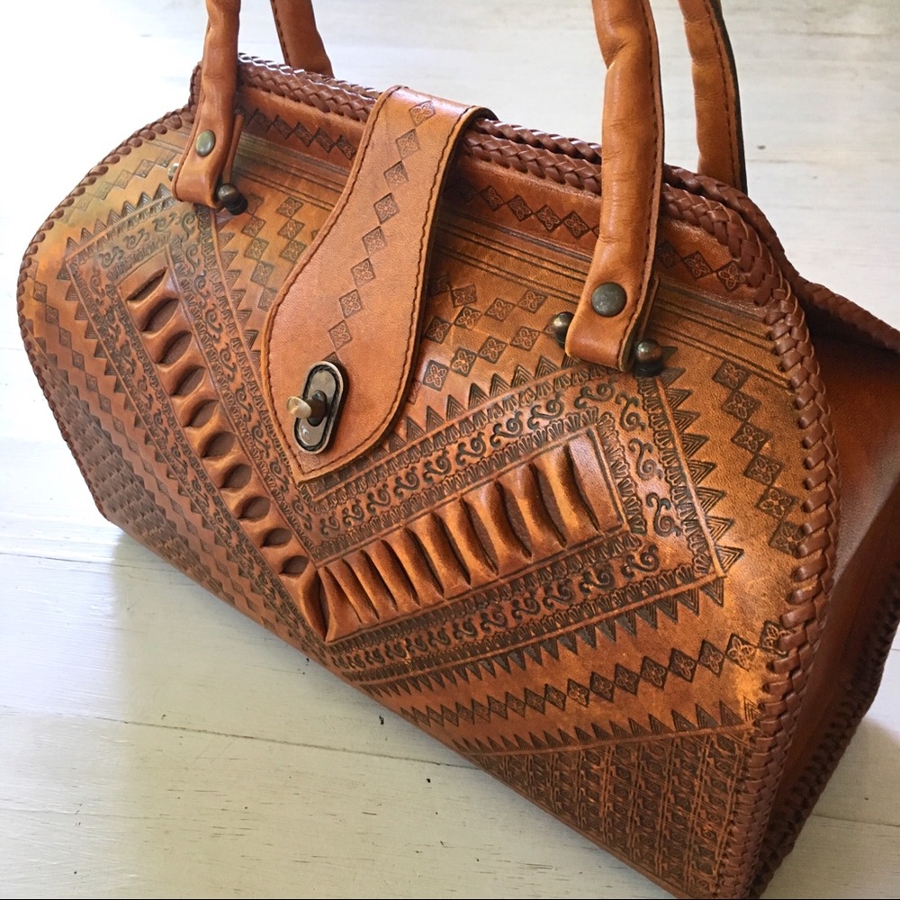 πSOLDπ Vintage Tooled Leather Bag - Picture 2 of 8